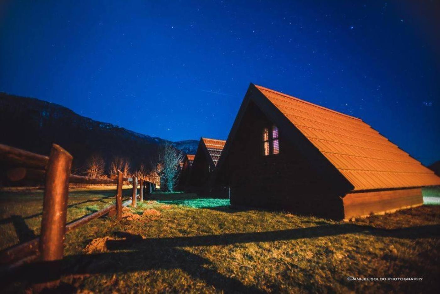 Bungalows Rizvan City Brusane エクステリア 写真